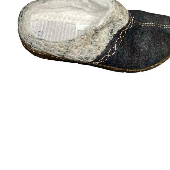 Earth Origins Elana Slip on gray Casual Shoes size 9 fur lined - Picture 3 of 6